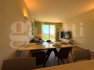 Attico in Vendita a Padenghe sul Garda, 880'000&euro;, 221 m², arredato