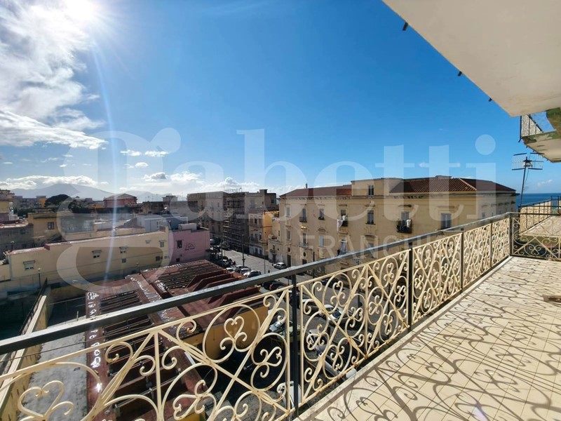 Trilocale in Vendita a Ercolano, 220'000&euro;, 109 m²