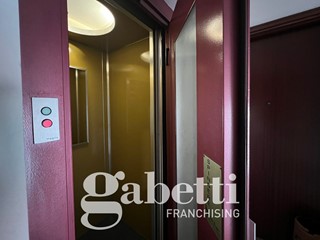 Bilocale in Vendita a Torino, 59'000&euro;, 54 m², arredato, con Box
