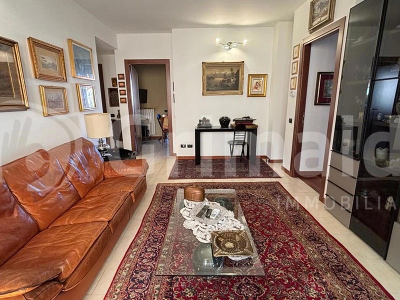 Trilocale in Vendita a Abbiategrasso, 239'000&euro;, 100 m², con Box