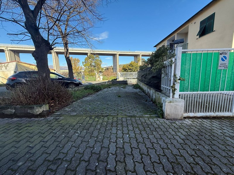 Appartamento in Vendita a Imperia, 20'000&euro;, 41 m²