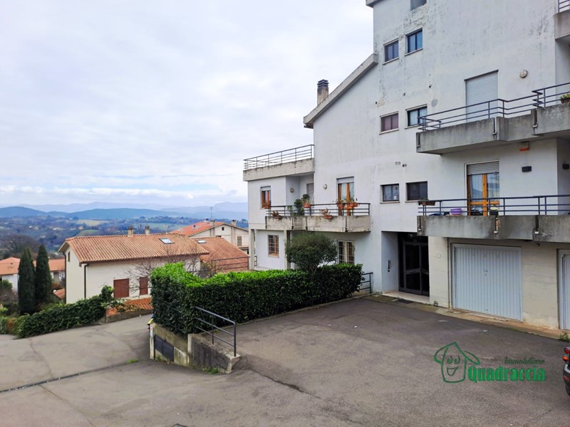 Appartamento in Vendita a Amelia, 160'000&euro;, 140 m², con Box