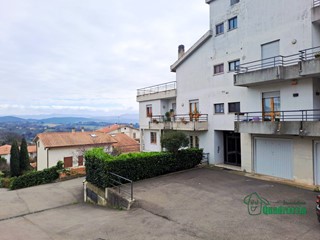 Appartamento in Vendita a Amelia, 160'000&euro;, 140 m², con Box