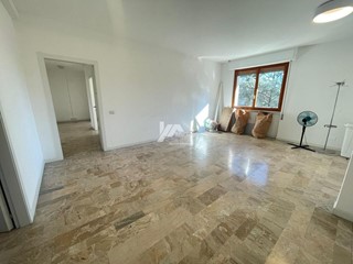 Appartamento in Vendita a Brescia, 260'000&euro;, 211 m²