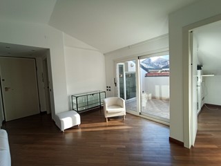 Bilocale in Affitto a Brescia, 1'200&euro;, 80 m², arredato, con Box