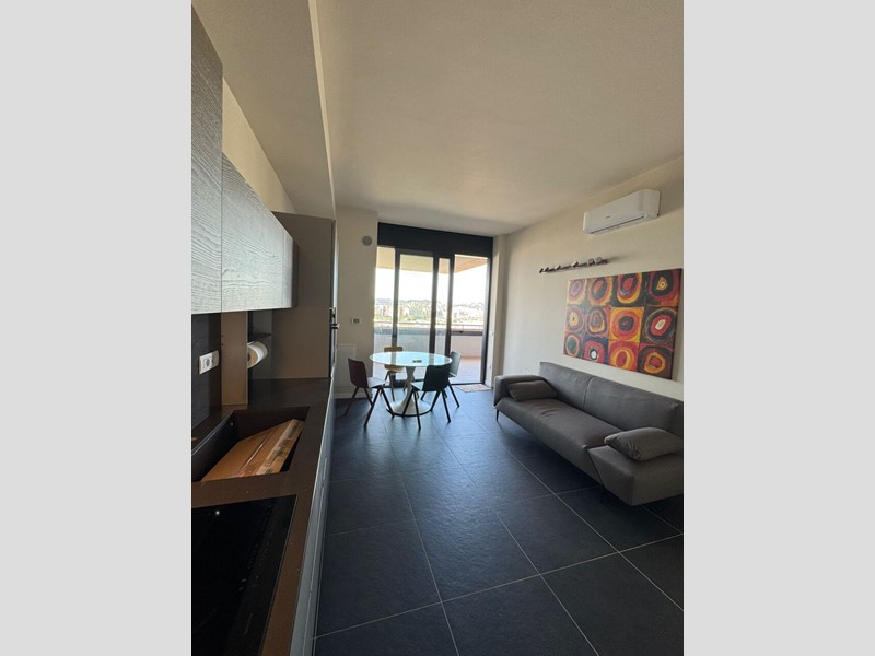 Quadrilocale in Affitto a Pescara, 850&euro;, 85 m², arredato