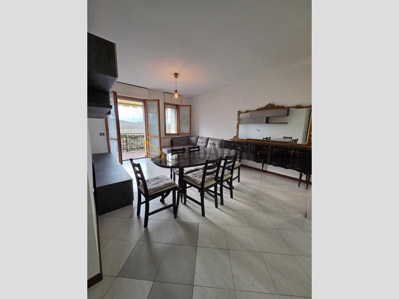 Trilocale in Affitto a Siena, zona Isola d'Arbia, 700&euro;, 74 m², arredato, con Box