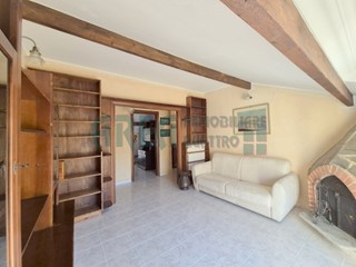 Appartamento in Vendita a Imperia, zona Artallo, 228'000&euro;, 113 m², con Box