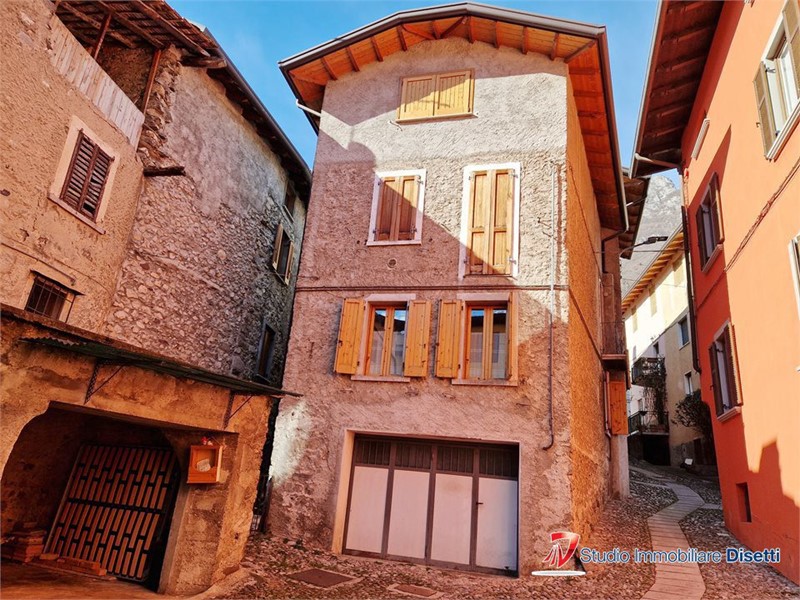 Trilocale in Vendita a Losine, 44'000&euro;, 73 m²