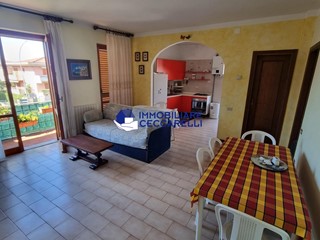 Appartamento in Vendita a Massa, zona Ronchi, 300'000&euro;, 77 m², arredato
