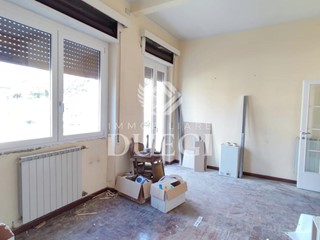 Appartamento in Vendita a Viareggio, 359'000&euro;, 90 m²