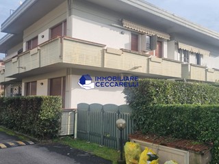 Quadrilocale in Vendita a Massa, zona Ronchi, 195'000&euro;, 60 m², arredato