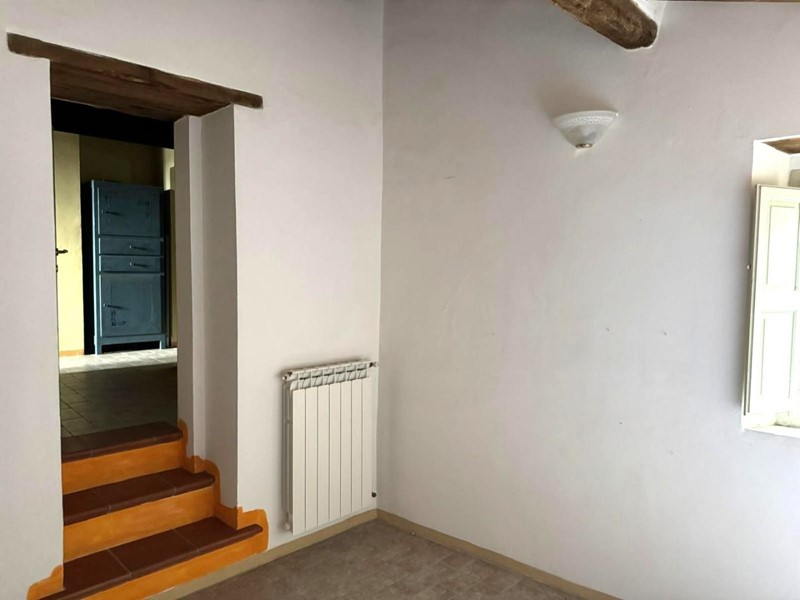 Appartamento in Vendita a Monticiano, zona Iesa, 55'000&euro;, 112 m², arredato