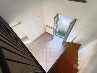 Trilocale in Vendita a Cascina, zona Navacchio, 140'000&euro;, 70 m², arredato, con Box