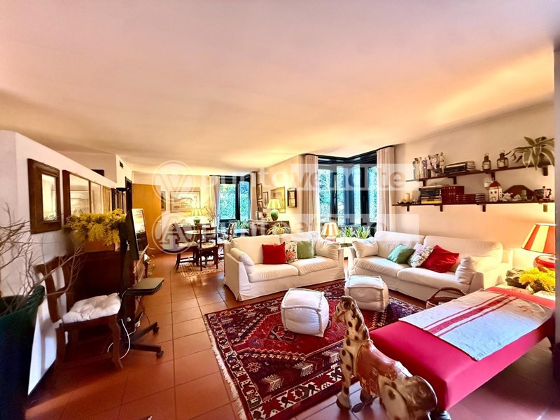 Appartamento in Vendita a Lucca, zona San Marco, 550'000&euro;, 150 m², arredato