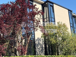 Appartamento in Vendita a Lucca, zona San Marco, 550'000&euro;, 150 m², arredato