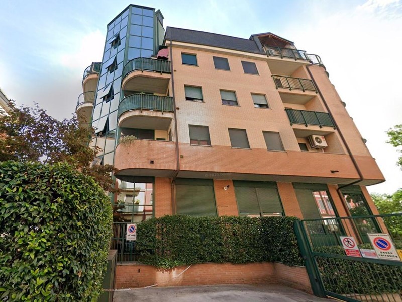 Quadrilocale in Vendita a Milano, 292'500&euro;, 105 m², con Box