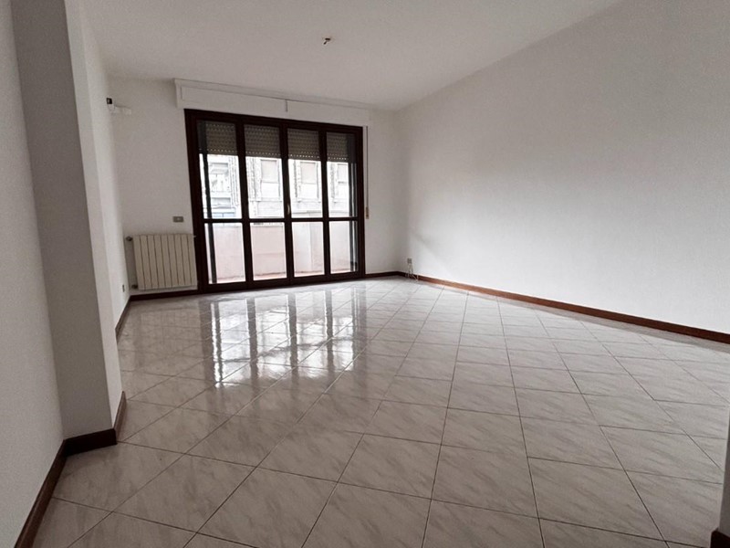 Quadrilocale in Vendita a Cascina, 170'000&euro;, 90 m², arredato, con Box