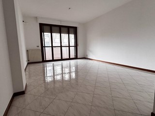 Quadrilocale in Vendita a Cascina, 170'000&euro;, 90 m², arredato, con Box