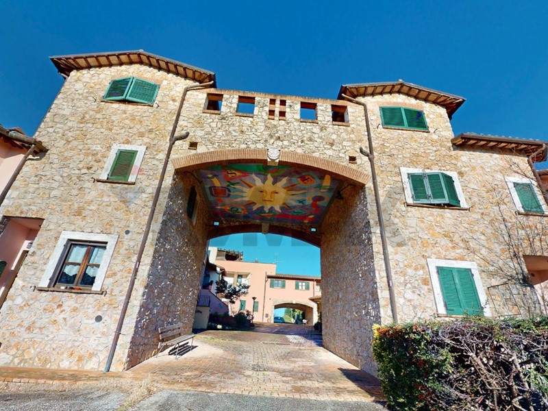 Trilocale in Vendita a Todi, 118'000&euro;, 90 m²