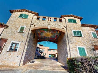 Trilocale in Vendita a Todi, 118'000&euro;, 90 m²