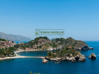 Appartamento in Affitto a Taormina, 309 m²