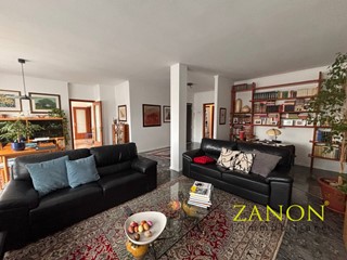 Attico in Vendita a Gorizia, 260'000&euro;, 184 m²