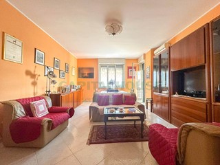 Quadrilocale in Vendita a San Tammaro, 95'000&euro;, 100 m²