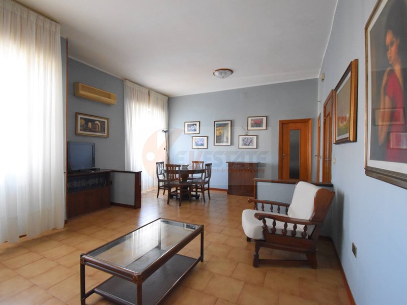Quadrilocale in Vendita a Sassari, 143'000&euro;, 135 m²