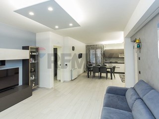 Trilocale in Vendita a Acireale, 130'000&euro;, 104 m²