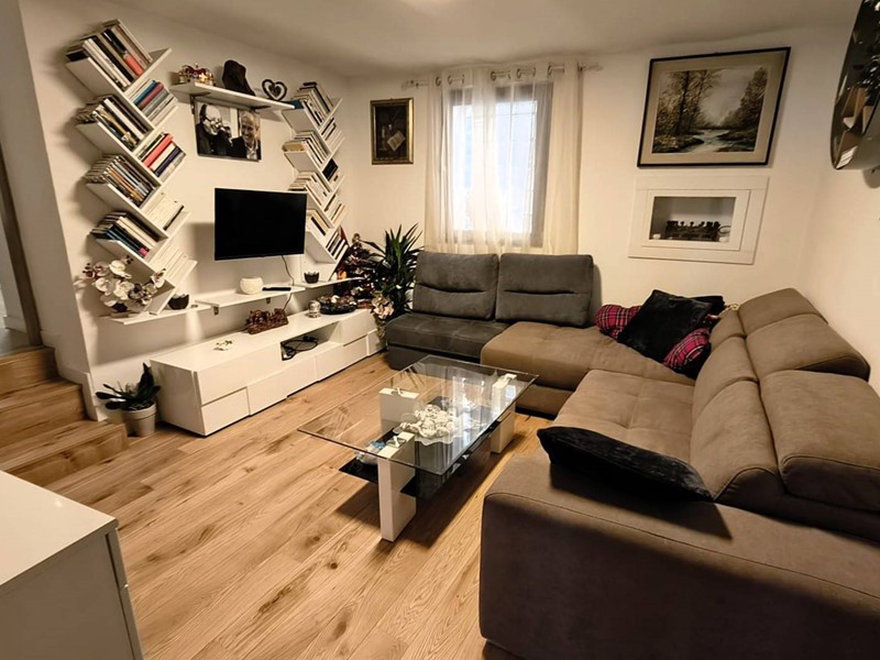 Trilocale in Vendita a Gemonio, 99'000&euro;, 75 m²