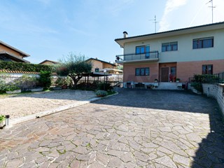 Appartamento in Vendita a Roma, 199'000&euro;, 124 m²