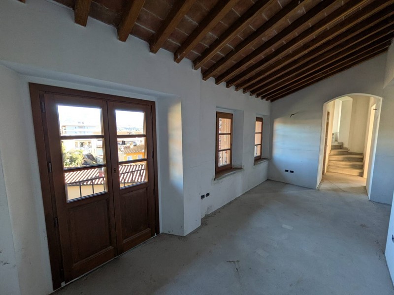 Quadrilocale in Vendita a Figline e Incisa Valdarno, 490'000&euro;, 199 m²