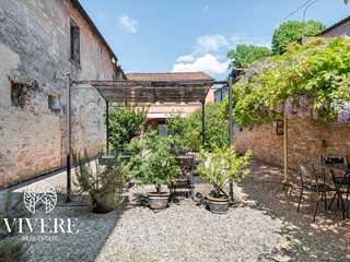 Appartamento in Vendita a Mira, 850'000&euro;, 1360 m²