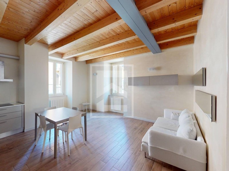 Trilocale in Vendita a Salò, 330'000&euro;, 87 m²