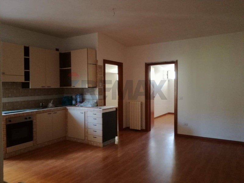 Bilocale in Vendita a Giugliano in Campania, 85'000&euro;, 65 m²