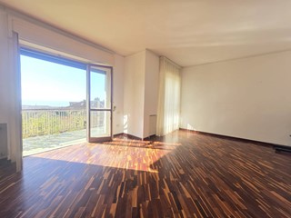 Appartamento in Vendita a Salerno, 440'000&euro;, 198 m²
