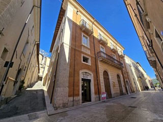 Bilocale in Vendita a L'Aquila, 240'000&euro;, 88 m²