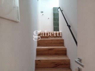 Trilocale in Vendita a Firenze, 265'000&euro;, 75 m²