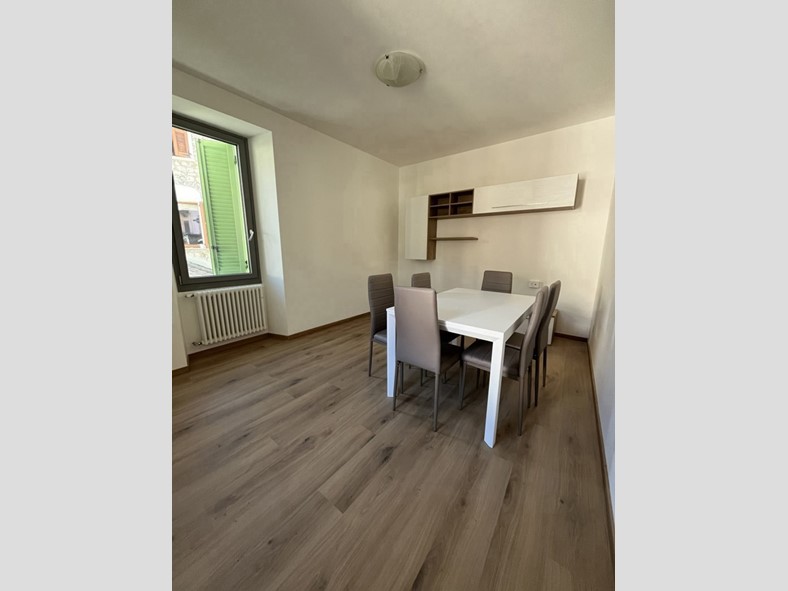 Trilocale in Affitto a Centro Valle Intelvi, 600&euro;, 100 m²