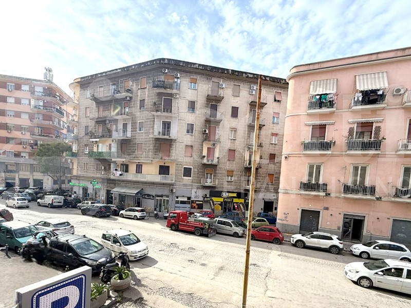 Quadrilocale in Vendita a Napoli, 300'000&euro;, 95 m²