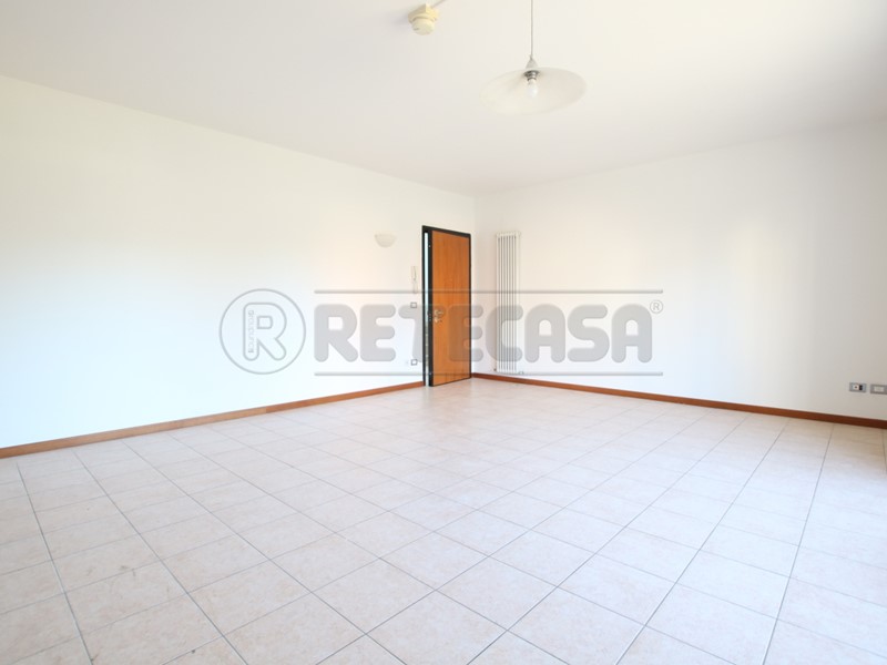 Quadrilocale in Vendita a Barbarano Mossano, 130'000&euro;, 90 m², con Box