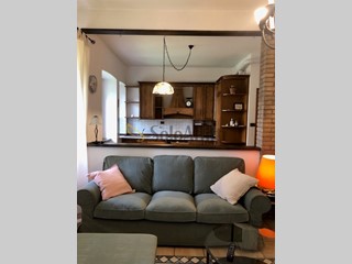 Trilocale in Affitto a Trieste, zona Via Commerciale, 1'200&euro;, 75 m², arredato, con Box