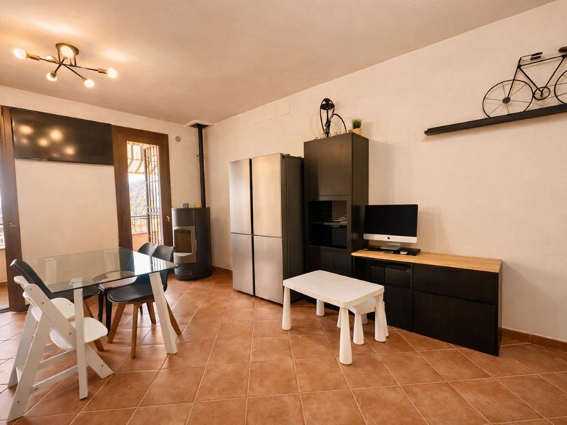 Appartamento in Vendita a Aulla, zona Stadano, 135'000&euro;, 100 m²