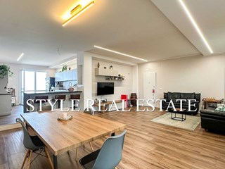 Appartamento in Vendita a Siracusa, zona scala greca, 237'000&euro;, 158 m²