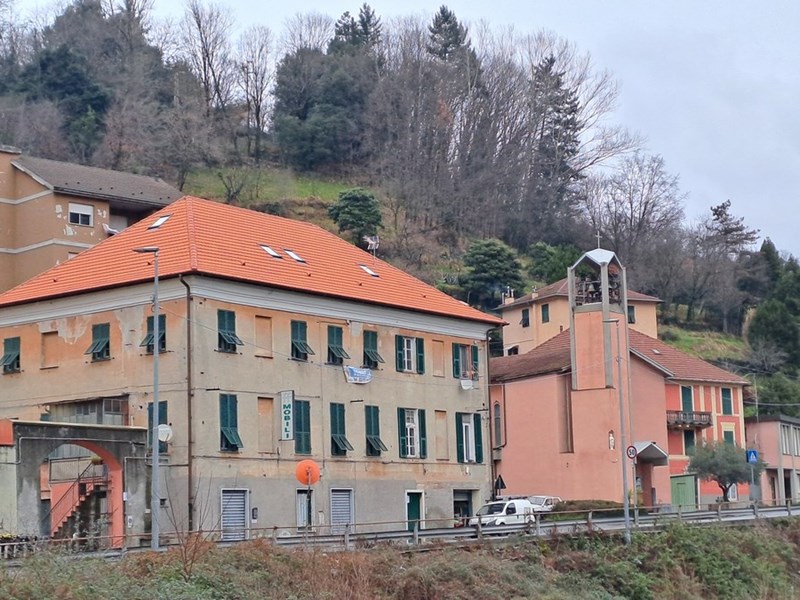 Appartamento in Vendita a Mignanego, zona Barriera, 68'000&euro;, 135 m²