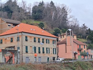 Appartamento in Vendita a Mignanego, zona Barriera, 68'000&euro;, 135 m²