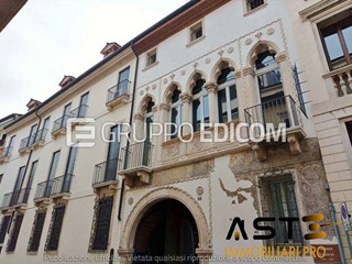 Appartamento in Vendita a Vicenza, 1'153'500&euro;, 612 m²