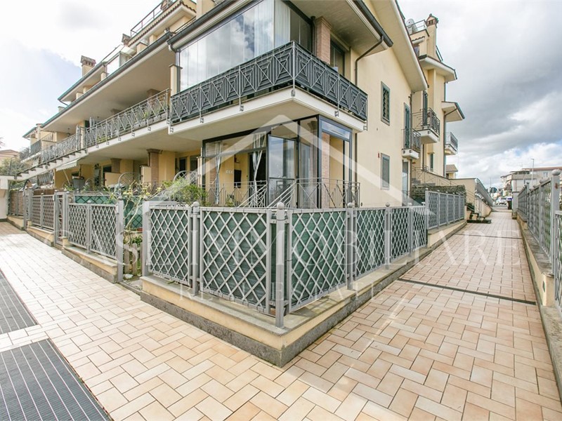 Trilocale in Vendita a Roma, 175'000&euro;, 80 m²