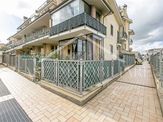 Trilocale in Vendita a Roma, 175'000&euro;, 80 m²